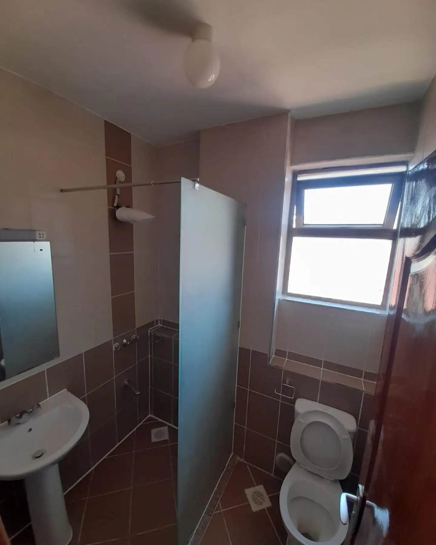 Lovely one bedroom apartment to let near the Juction Mall. Image