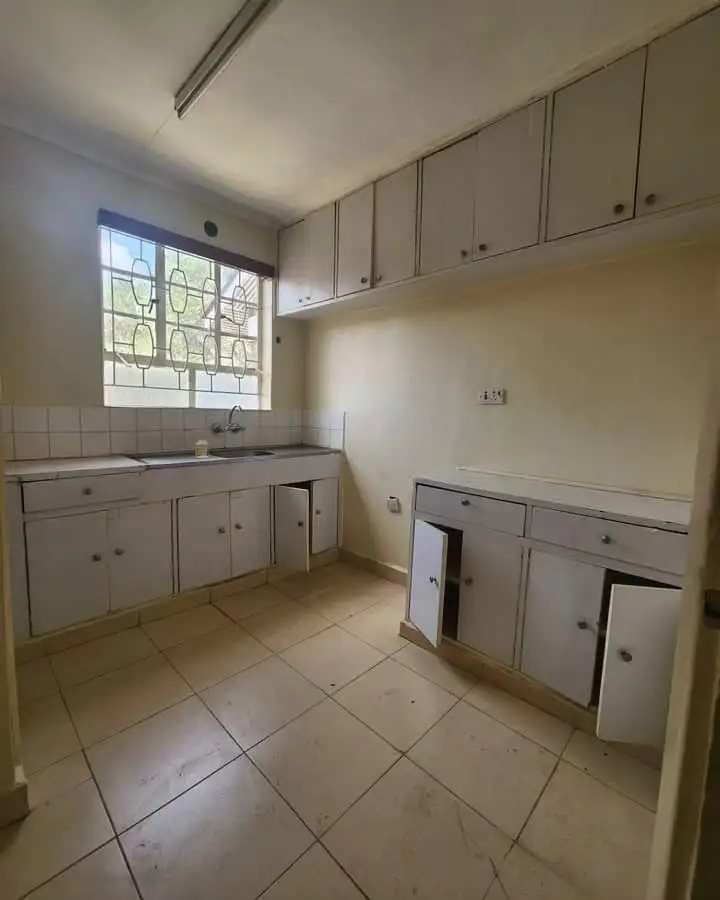 Very affordable 3 bedroom apartment to let kilimani Image