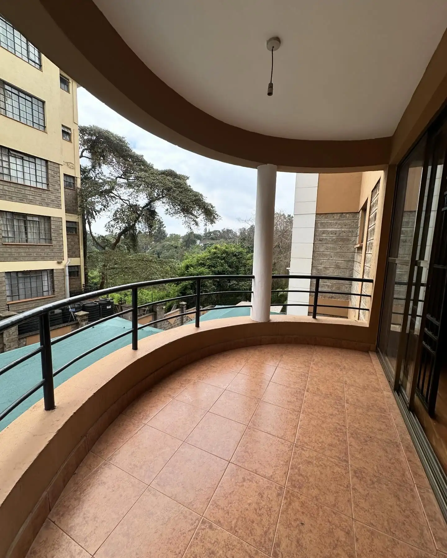 3 bedroom plus dsq apartment for sale in Kileleshwa Image