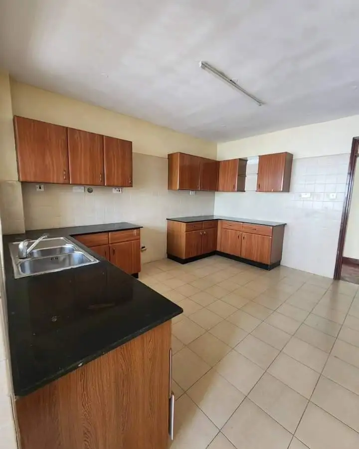 Lovely 3 Bedroom Apartment Plus Dsq To Let In Kilimani. Image