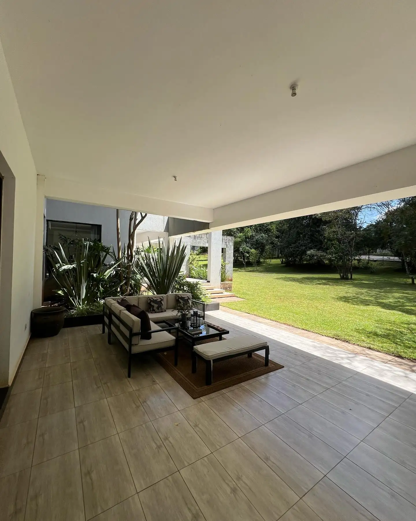 5 bedroom villa to let or for sale in Karen Image