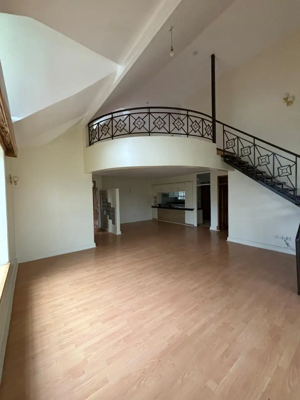 4 Bedroom Plus DSQ Penthouse Apartment to Let in Kilimani (Near Yaya Centre) Image