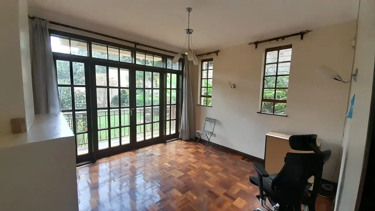 4 Bedroom Townhouse To Let in Rosslyn Image