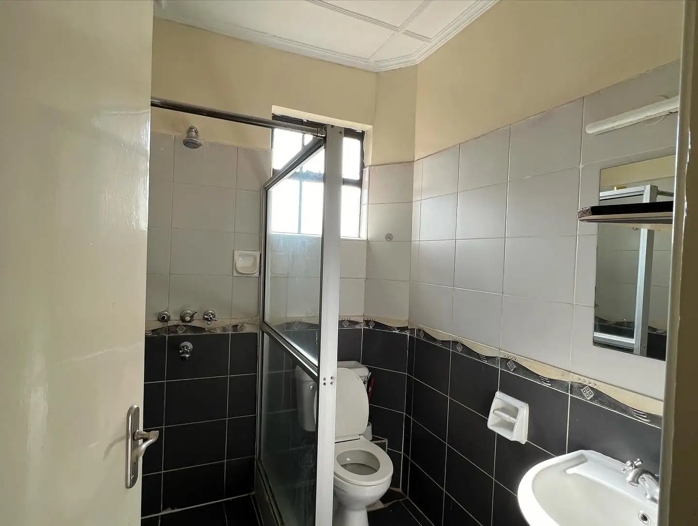 3 bedroom apartment to let in Kilimani Image