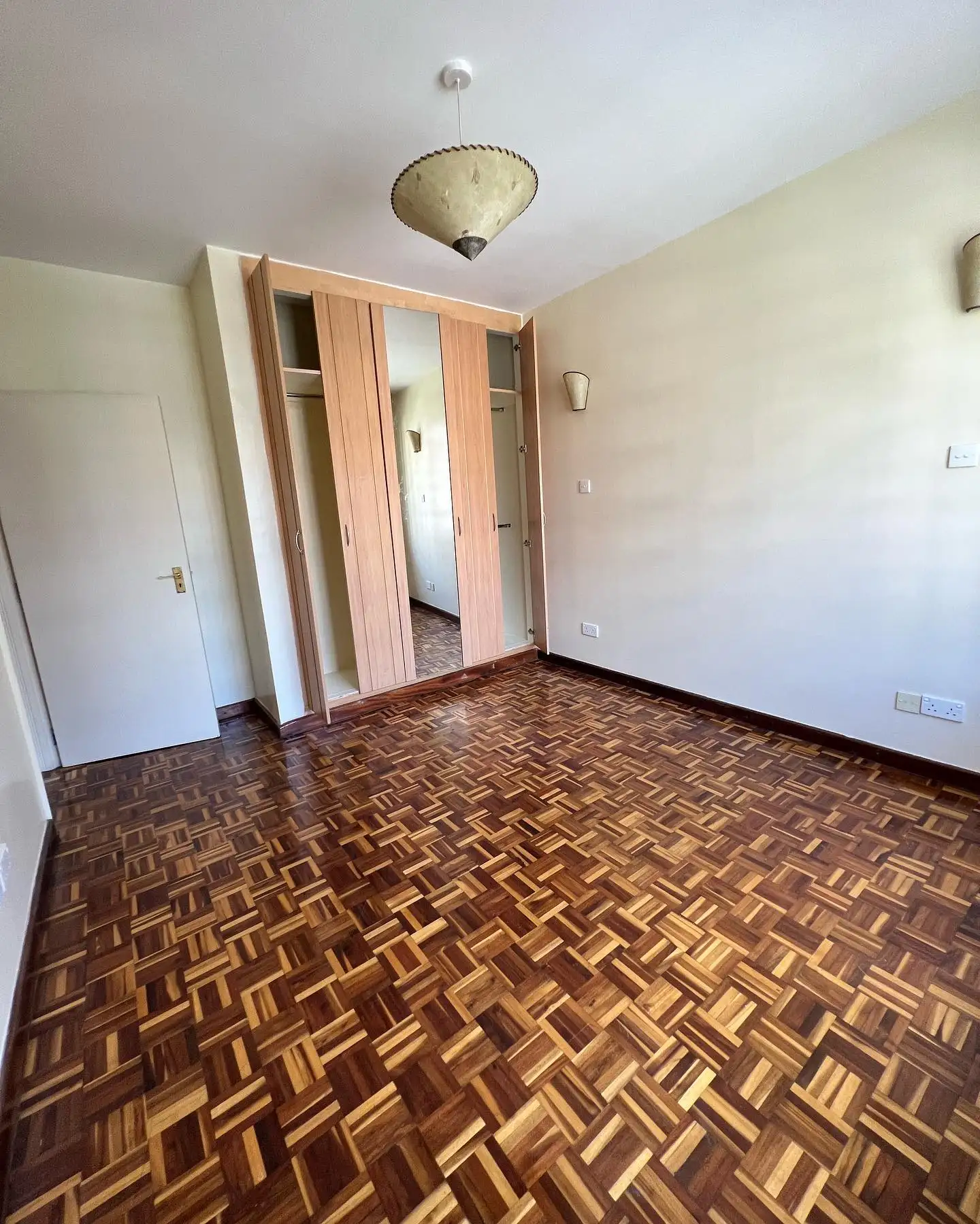  Executive 3 bedroom apartment to let in Kilimani, off denis pritt road Image