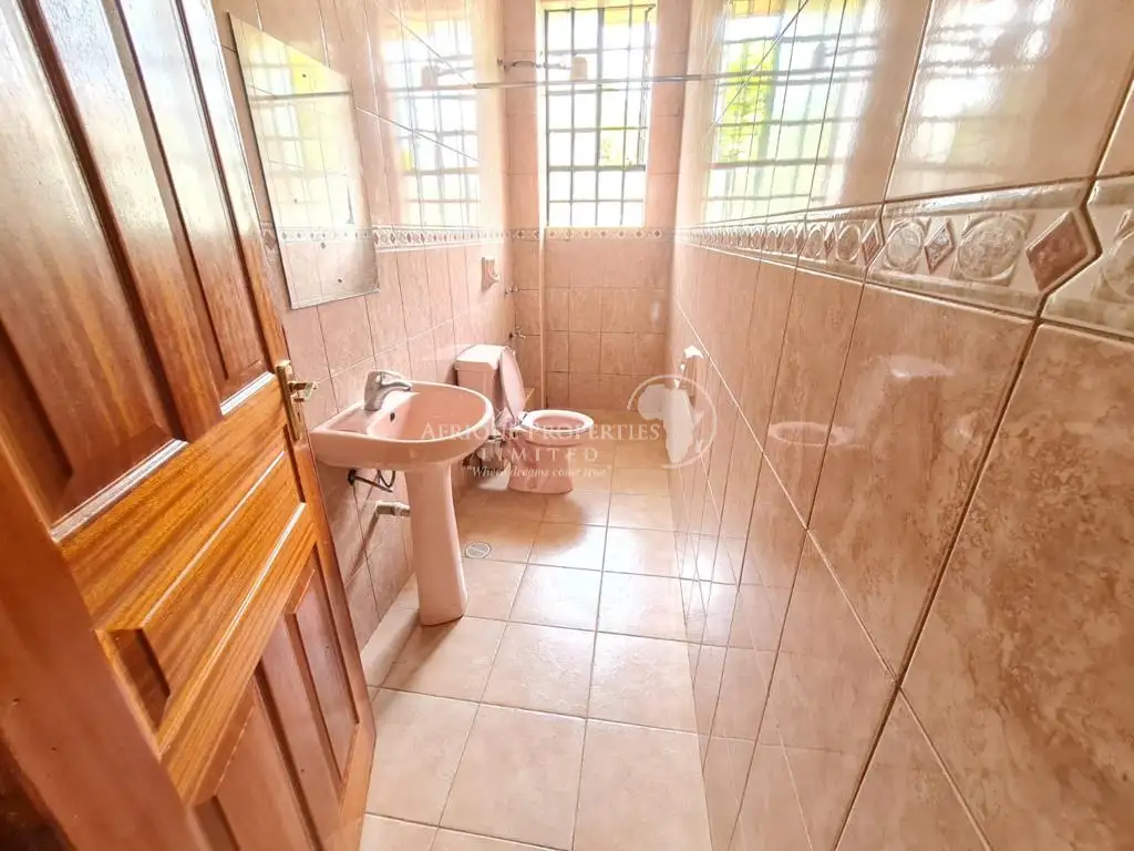 Spacious 3 Bedroom Townhouse To Let in Nyari Estate Image