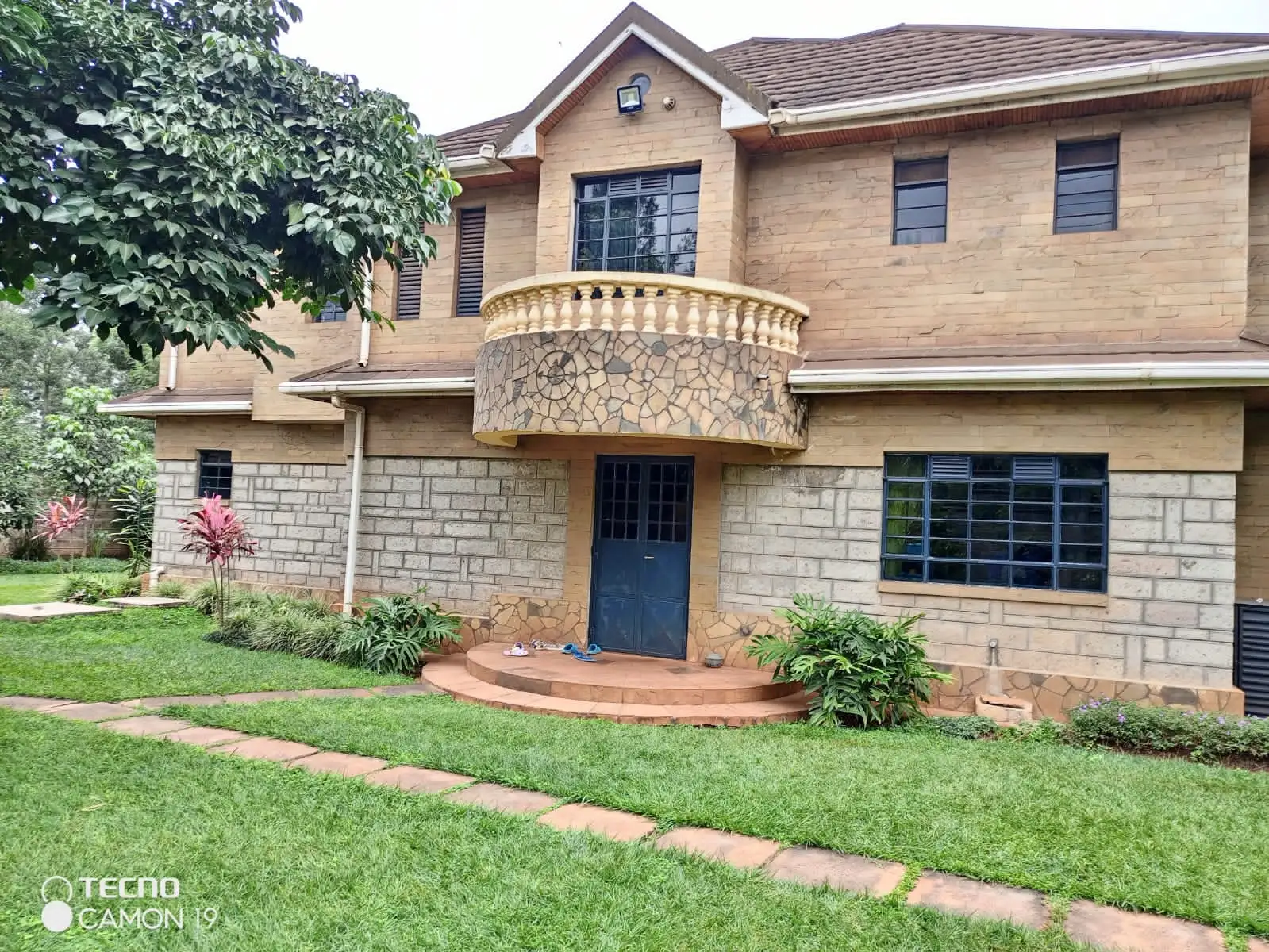 5 bedroom maisonette for sale in Garden Estate. Image