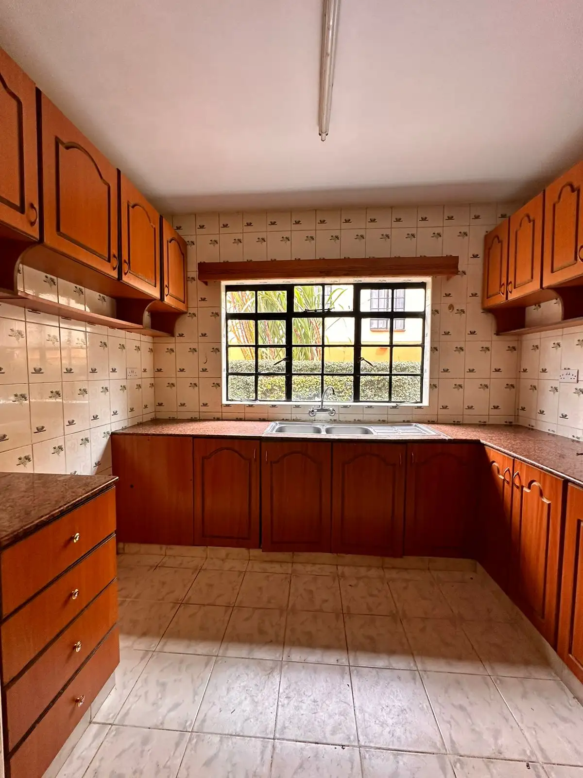 4 Bedroom Plus DSQ Townhouse for Rent in Lavington Image