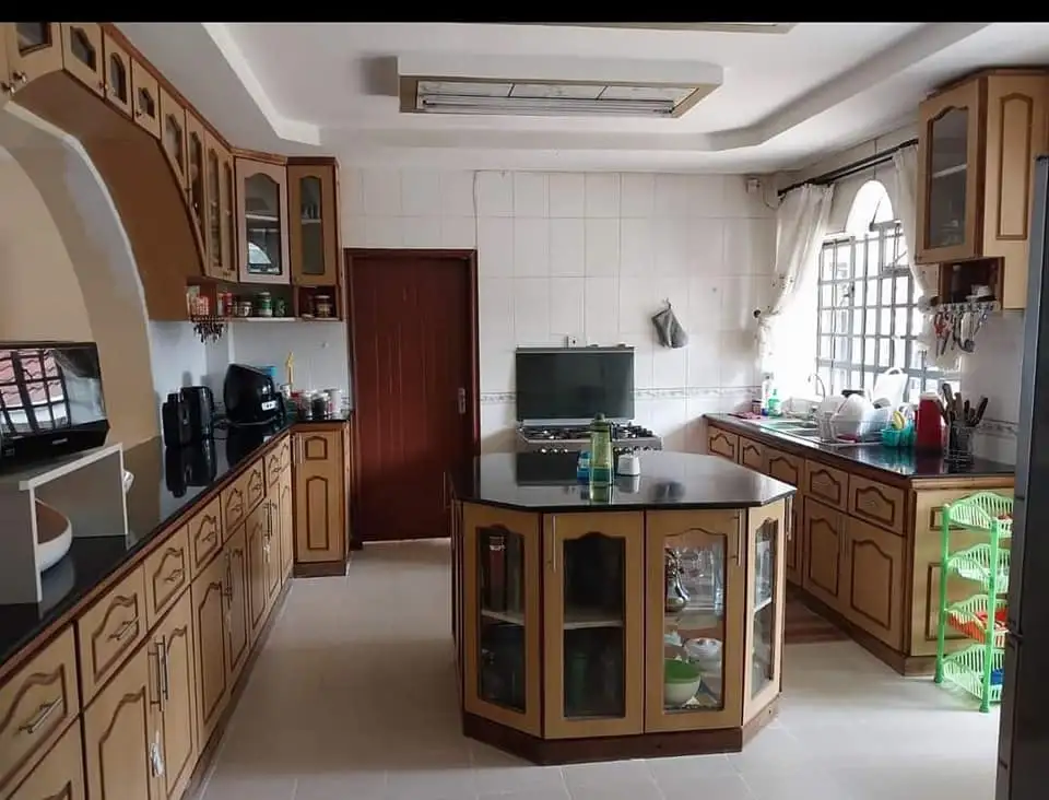 4 bedroom maisonette to let in Runda Image