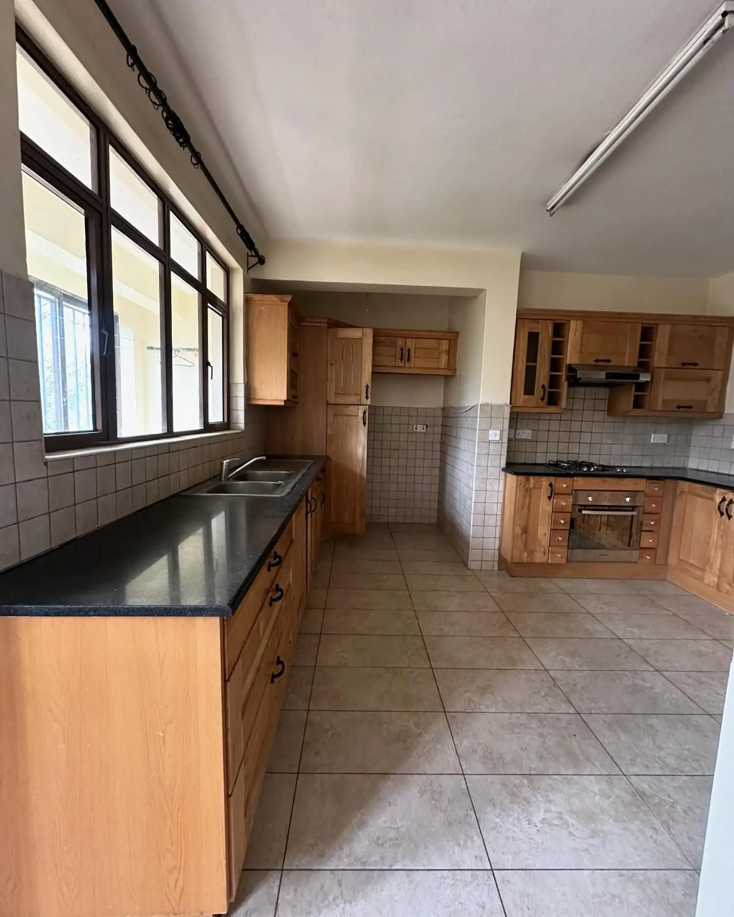 3 Bedroom Apartment To Let in Kilimani Image