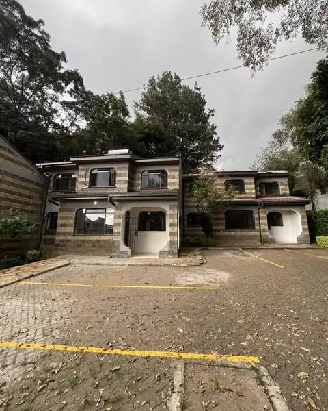 Spacious modern 4 bedroom townhouse plus DSQ to let in Lavington Image