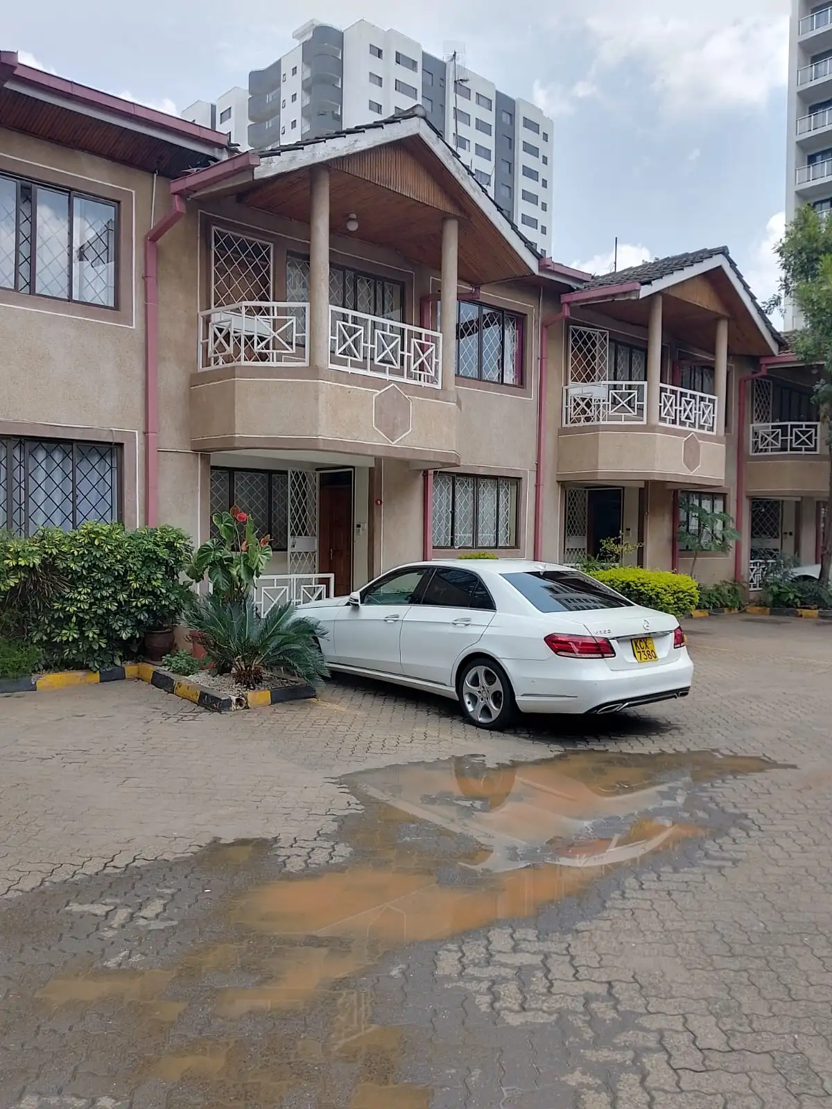 4 bedroom maisonette for rent in Kileleshwa Image