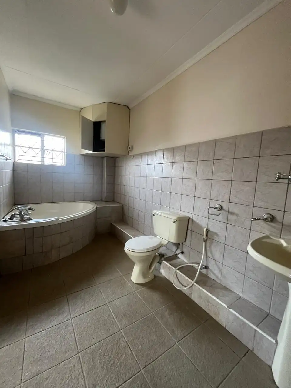 5 bedroom maisonette Plus DSQ for Rent in Lavington Image