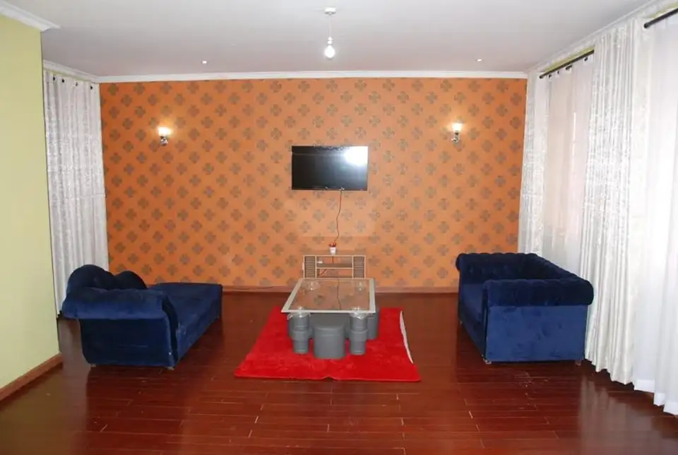 5 bedroom fully furnisfed villa to let in Langata Image