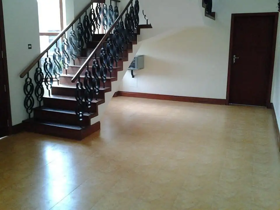 5 bedroom maisonette for sale in Runda Image