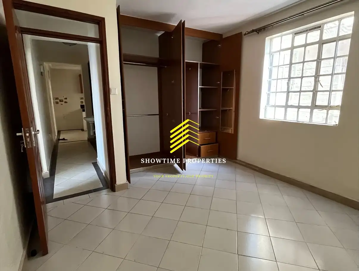 Spacious 2 bedroom apartment master en-suite to let along Naivasha Road Image