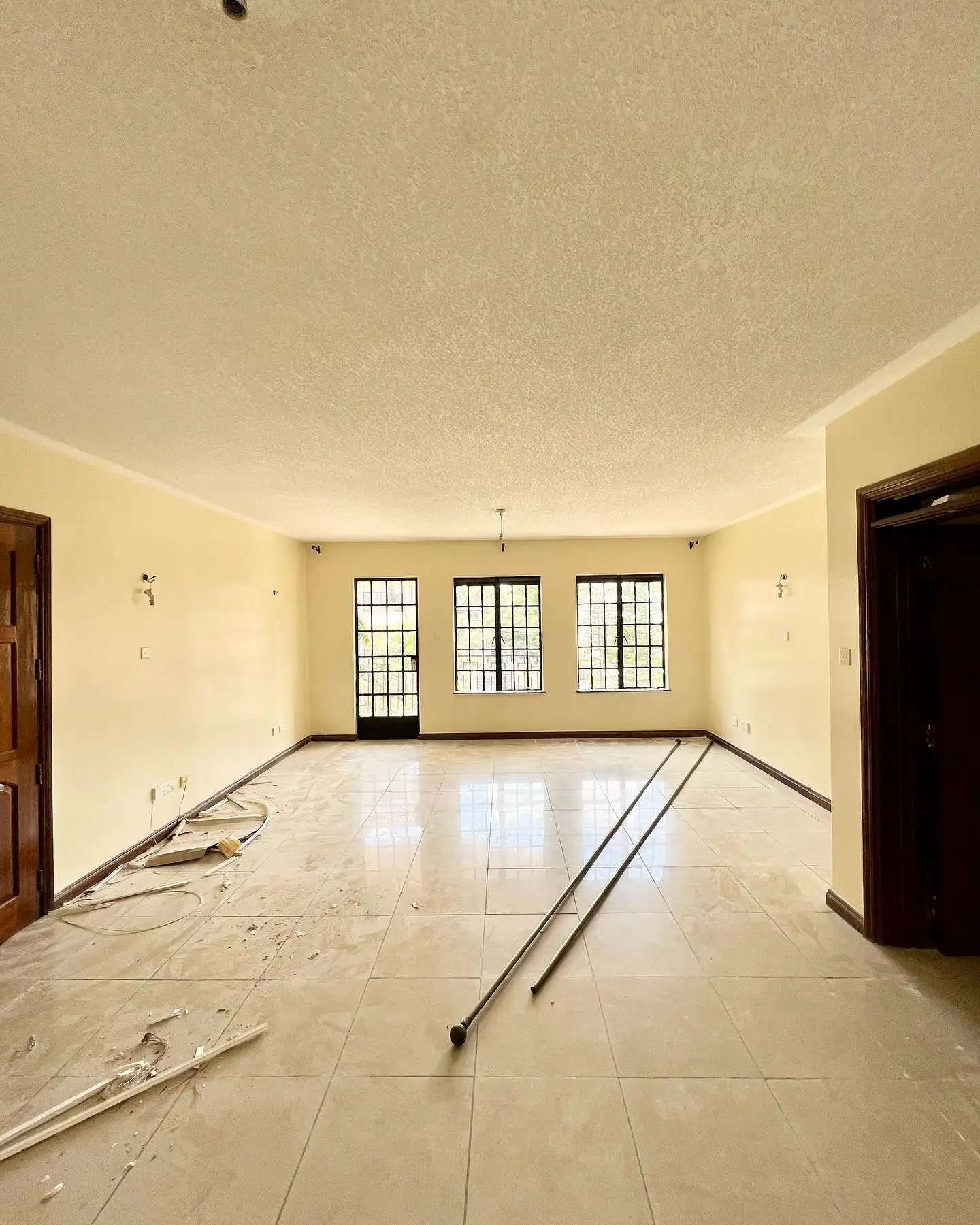 Spacious 3 bedroom apartment master en-suite to let in Westlands Image