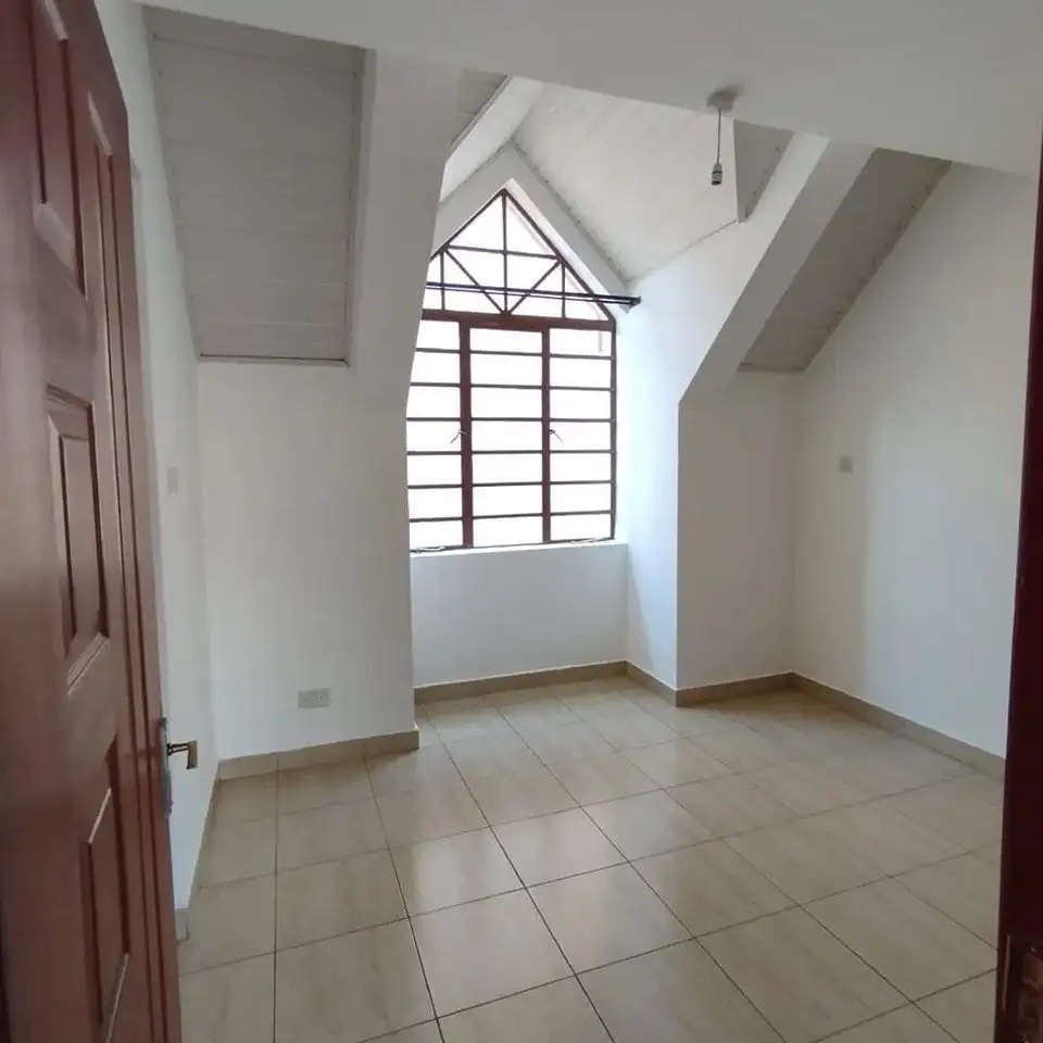 crazy good 2 bedroom penthouse to let in Off ngong Rd on naivasha road Image