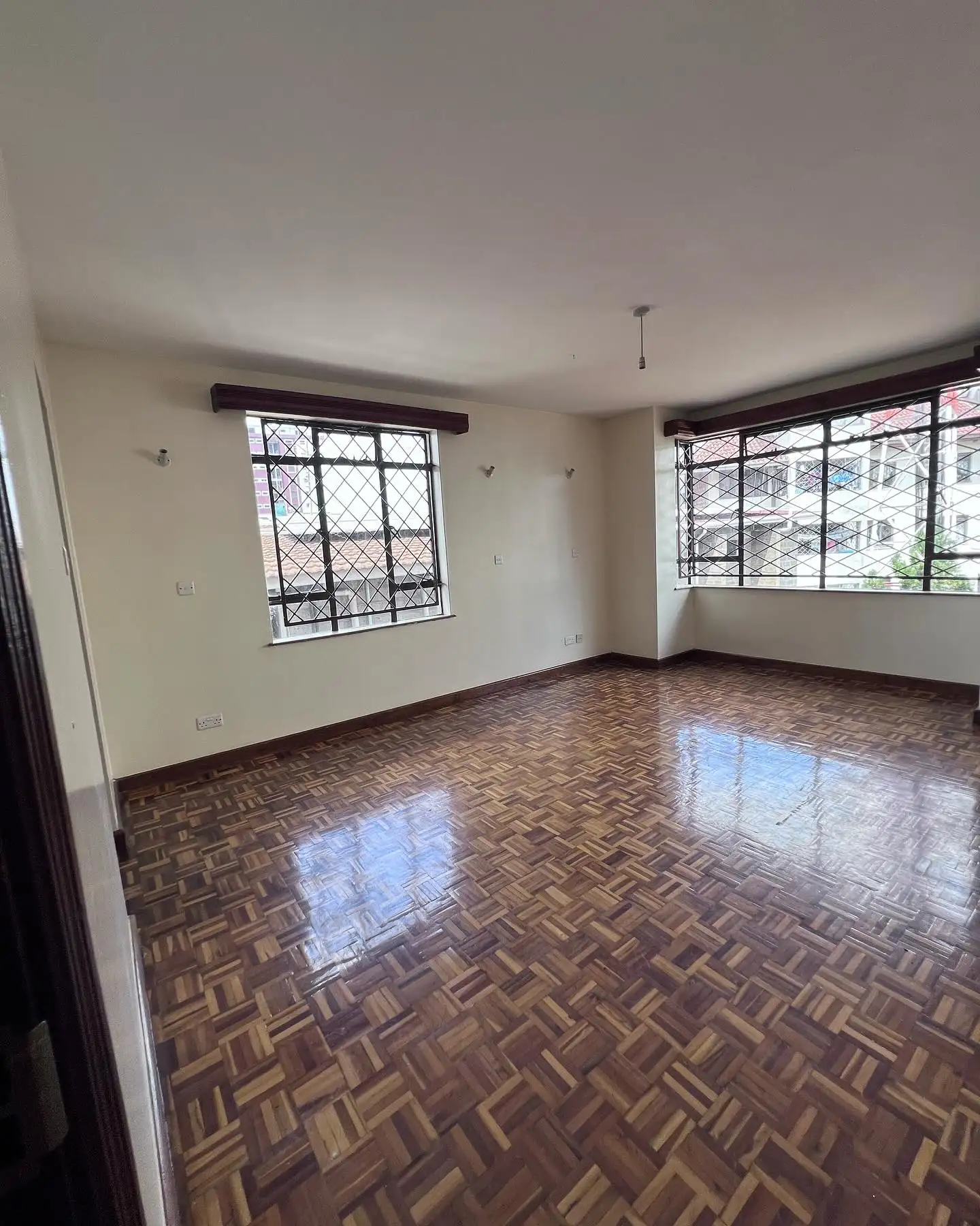 Executive 3 Bedroom Apartment Plus DSQ To Let in Kileleshwa Image