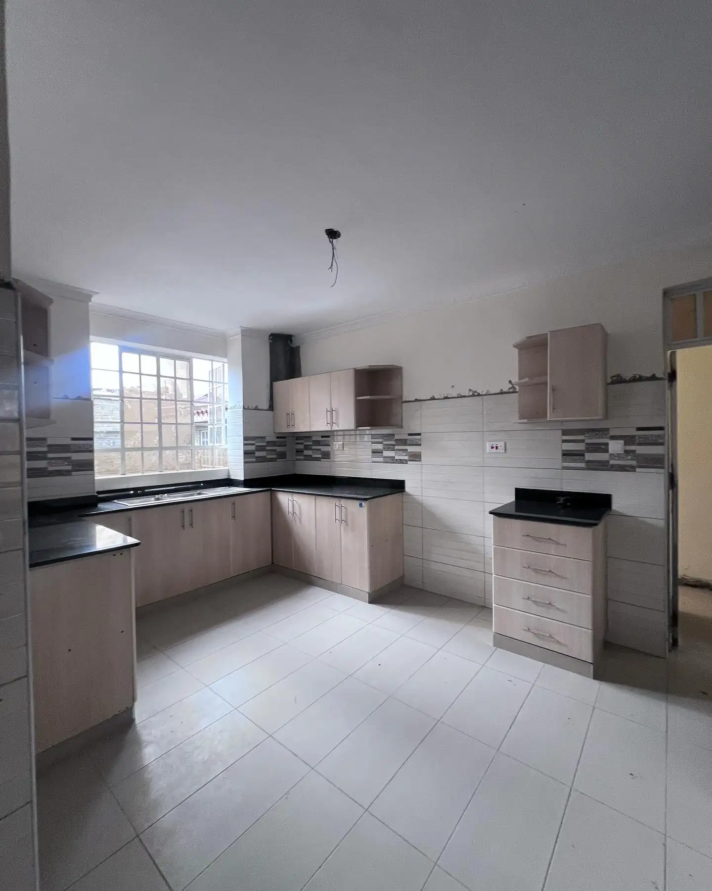 Executive 4 Bedroom Townhouse plus DSQ For Sale in Ngong Vet. Image