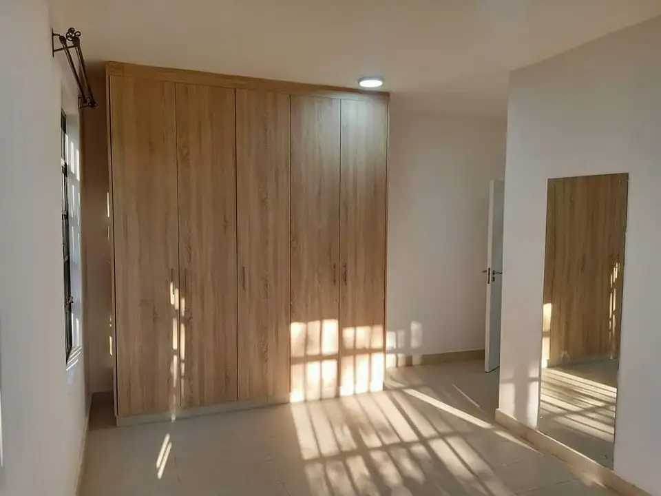  3 bedroom apartment with sq to let Karen Image