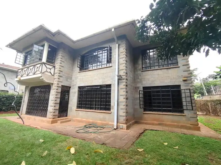 5 Bedroom Maisonette To let in Lavington Image