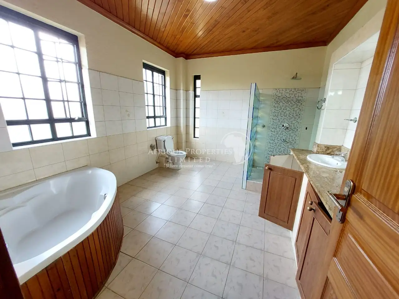 4 bedroom maisonette for sale in Runda Image