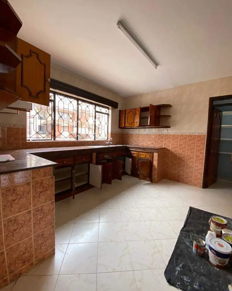 Spacious modern 3 bedroom apartment to let in Kileleshwa Image