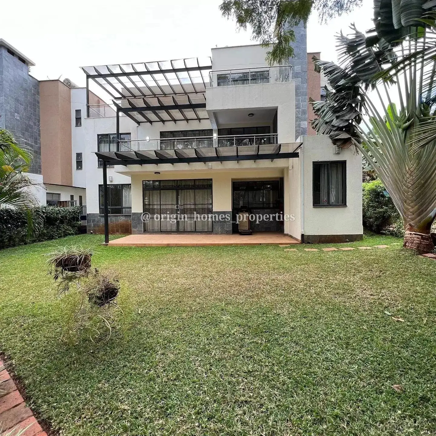 4-bedroom townhouse with a dsq to let in Lavington Image