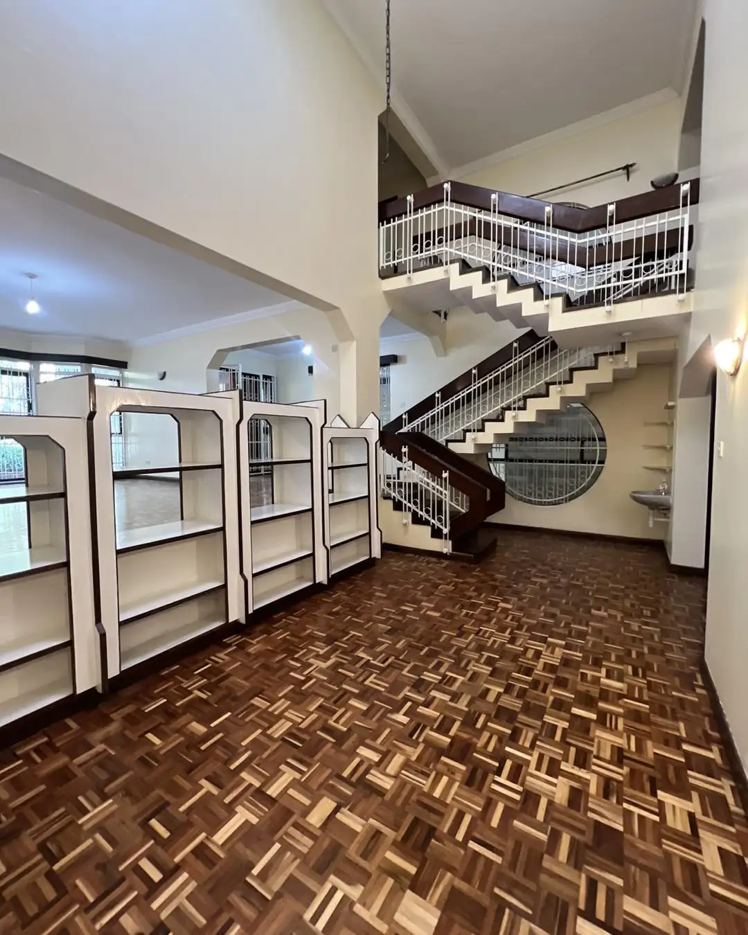 Spacious modern 5 bedroom plus dsq townhouse to let in lavington Image