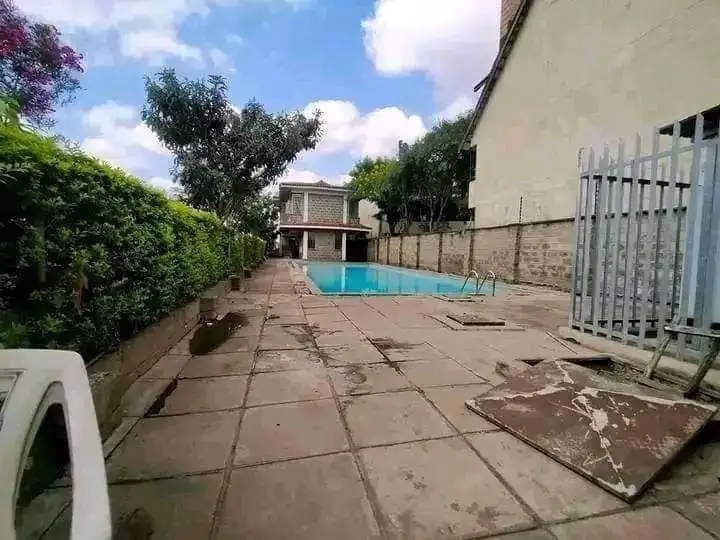 Spacious 4 bedroom maisonette to let in Langata, Nairobi Image