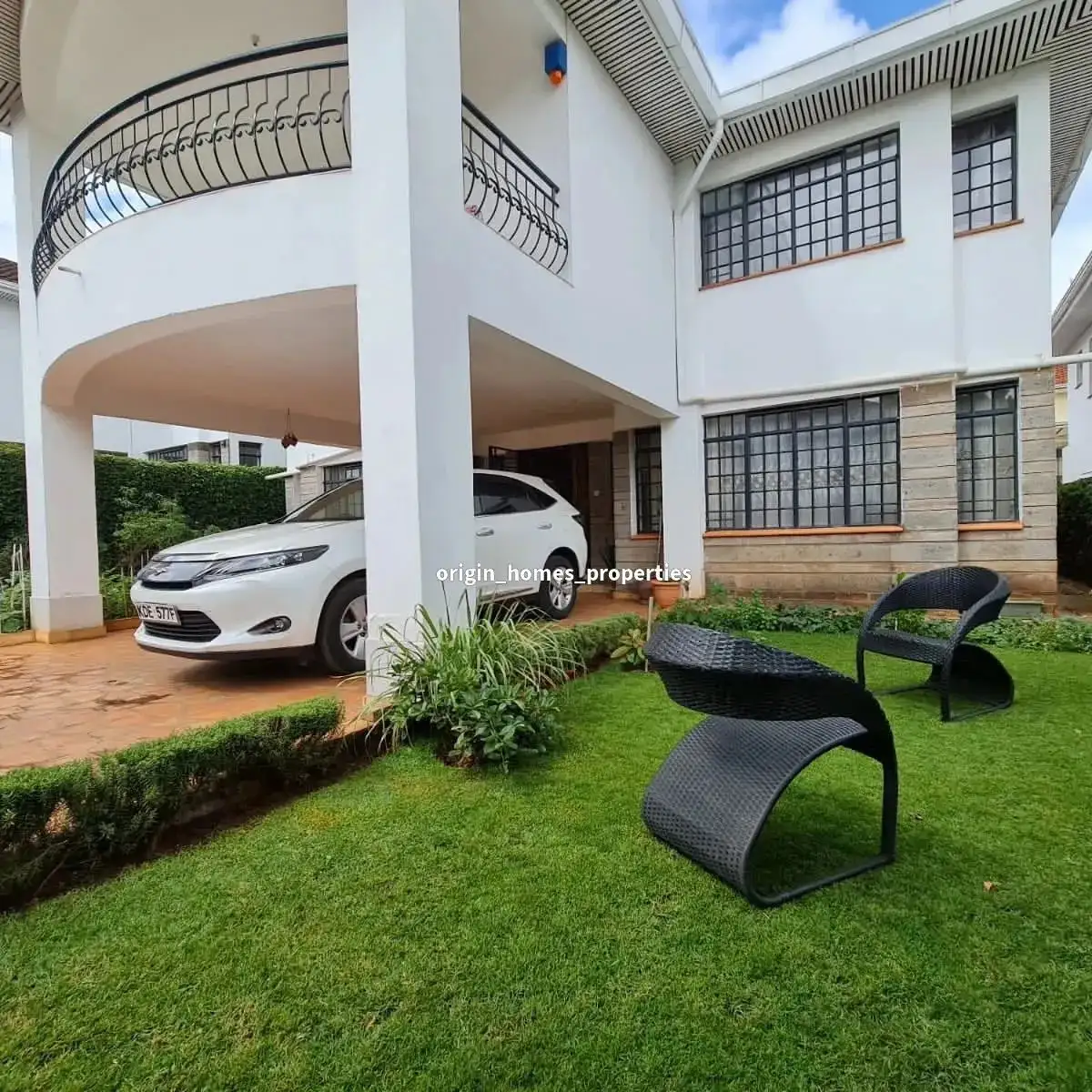 5 Bedroom Townhouse plus dsq For Sale in Spring Valley Image