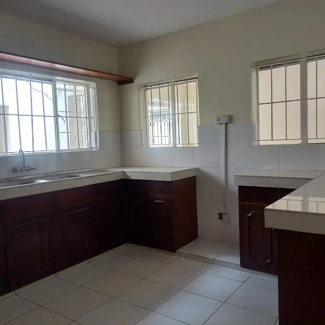 4 Bedroom Maisonette To Let in Peponi Image