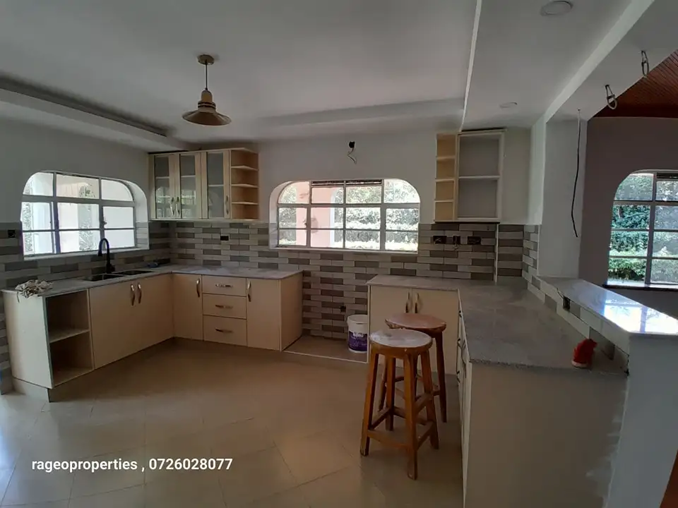 newly refurbished 5 bedroom maisonette to let in Kilimani Image