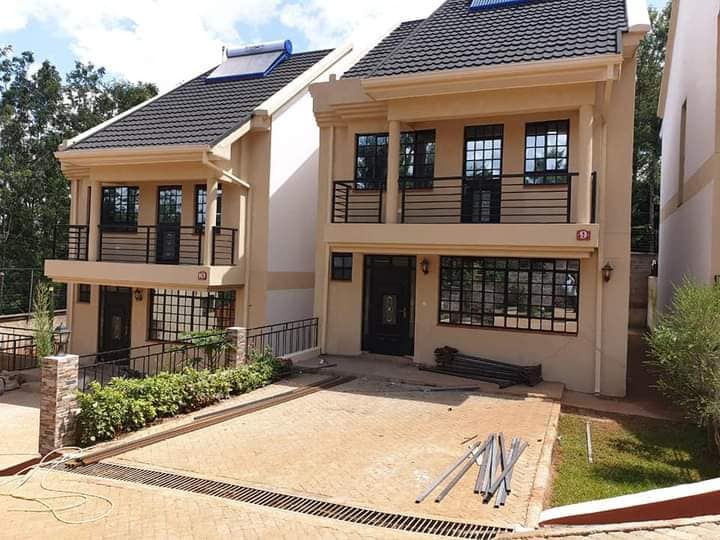 Well located 3 Bedroom Town House For Sale in Thindigua