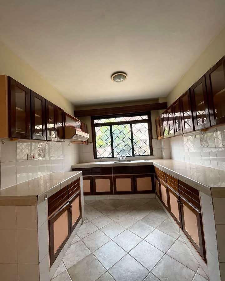 Well Maintained 3 Bedroom Apartment For Rent in Kileleshwa