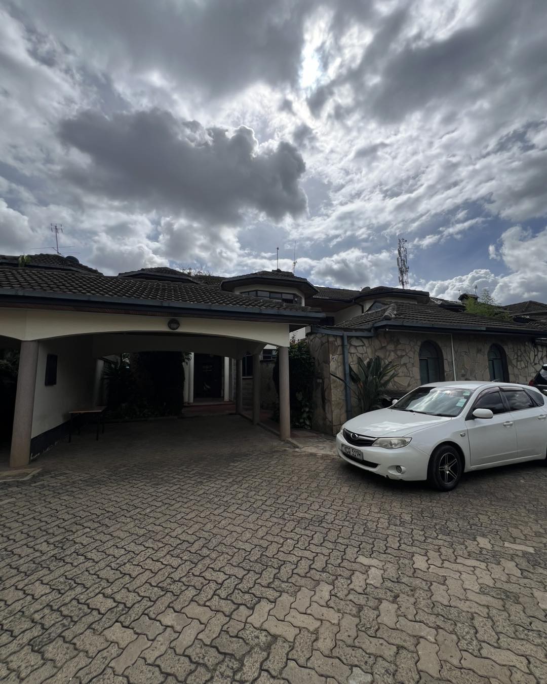 Well-Maintained 4-Bedroom + DSQ Townhouse To Let in Lavington Image