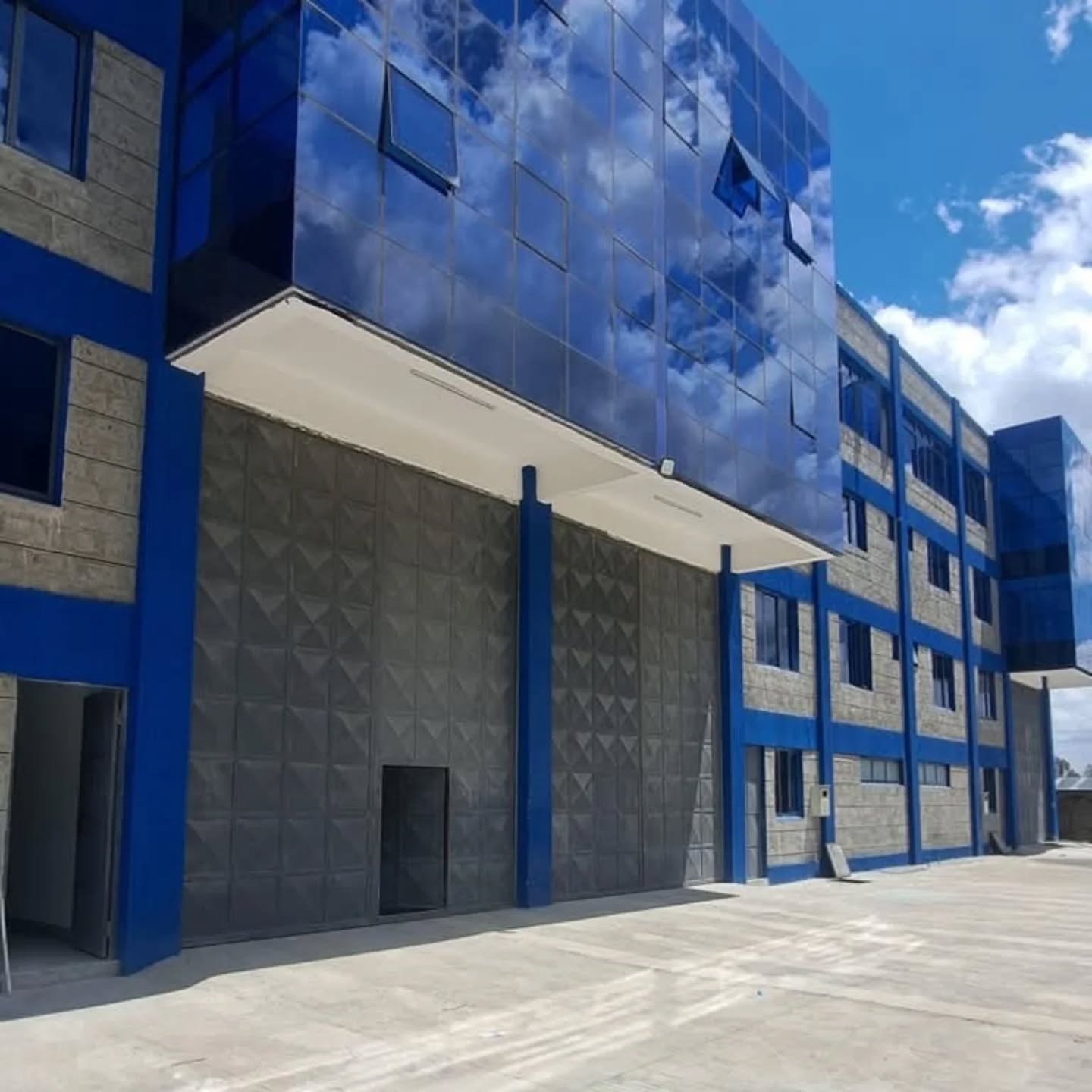 Werehouse with 3 Modern Offices To Let in Syokimau